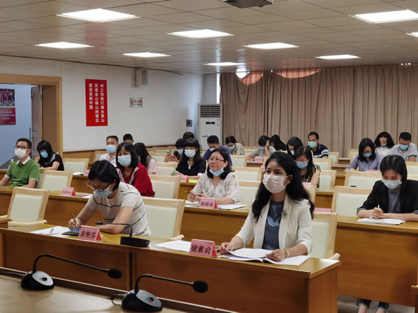 会议现场(2).jpg