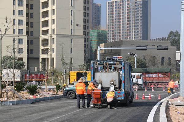 2高铁客运站场路进入收尾冲刺阶段.jpg