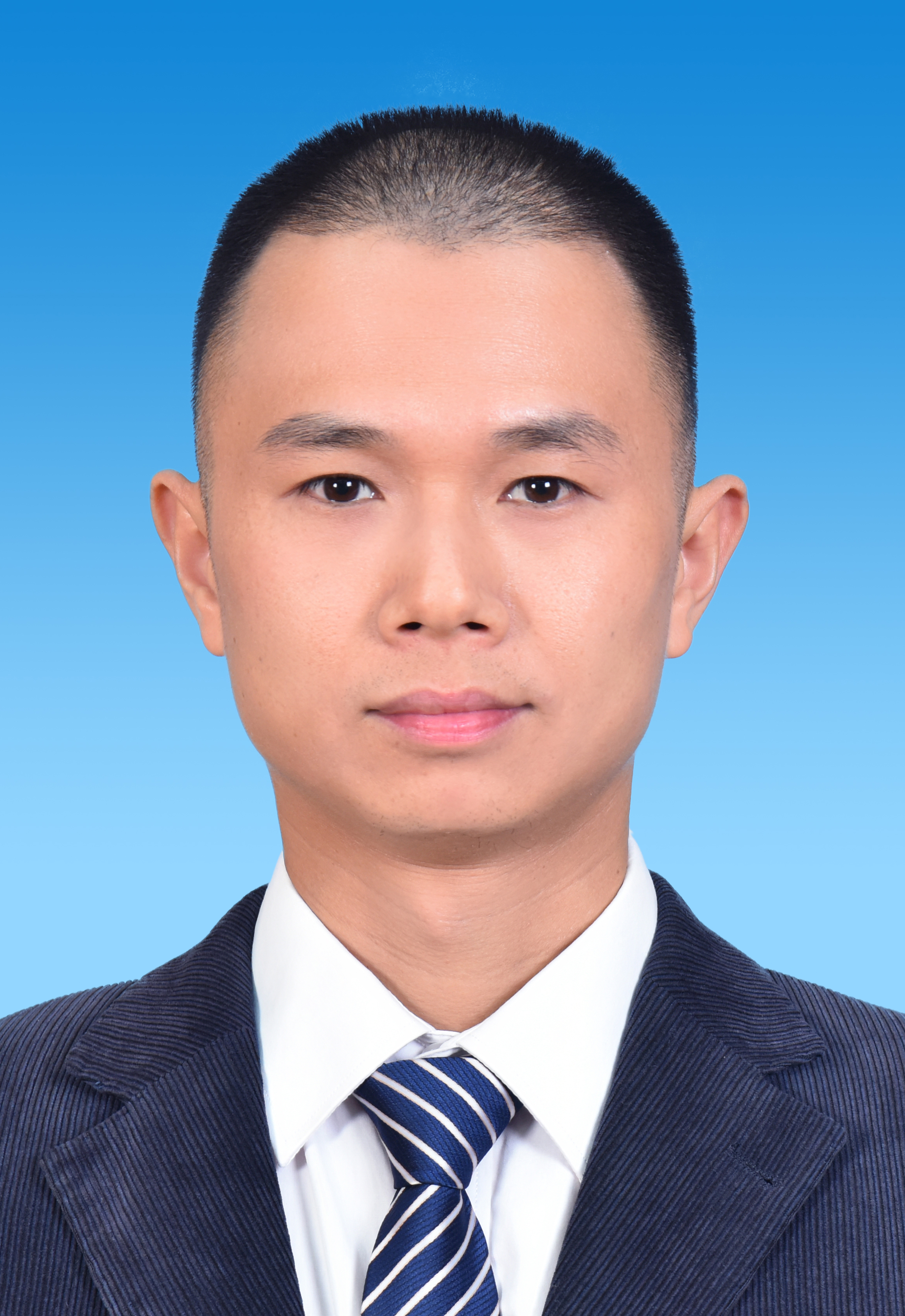 梁晓军.jpg