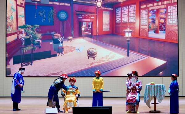 7.观众在笑声中读懂医道传承。_副本.jpg