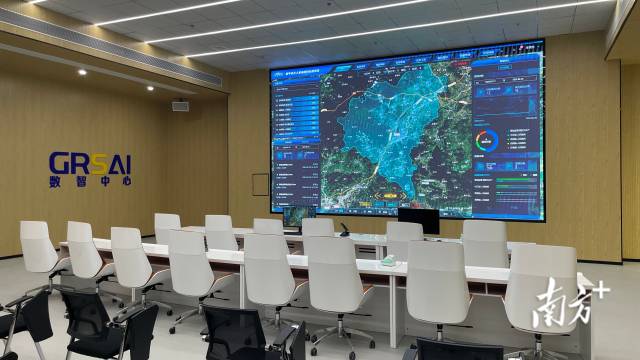 飞手无需到场操控,无人机即可自主起飞、巡查、返航。 受访者 供图