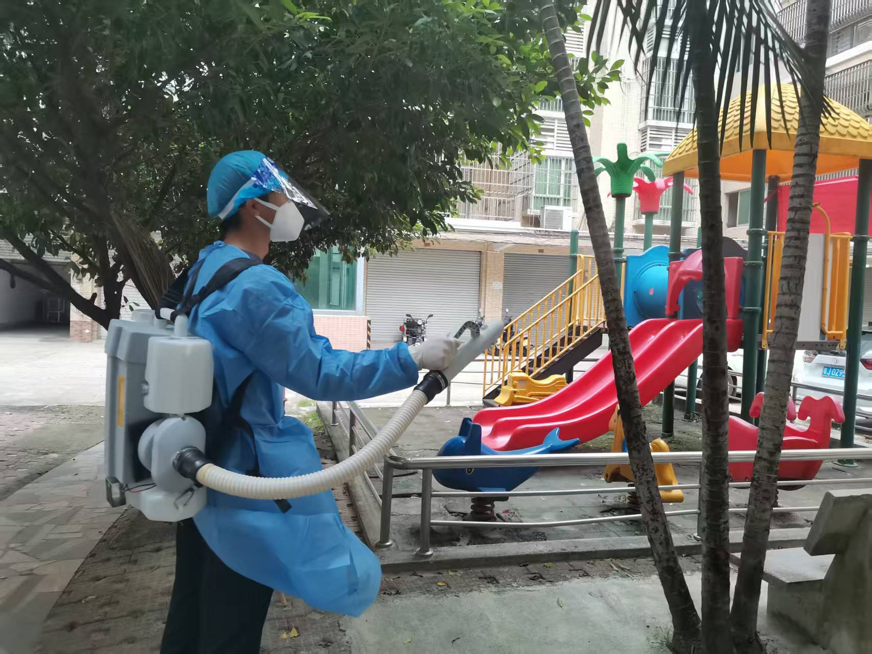 恩平市农业农村局组织消杀力量下沉恩城街道 开展爱国卫生消杀行动