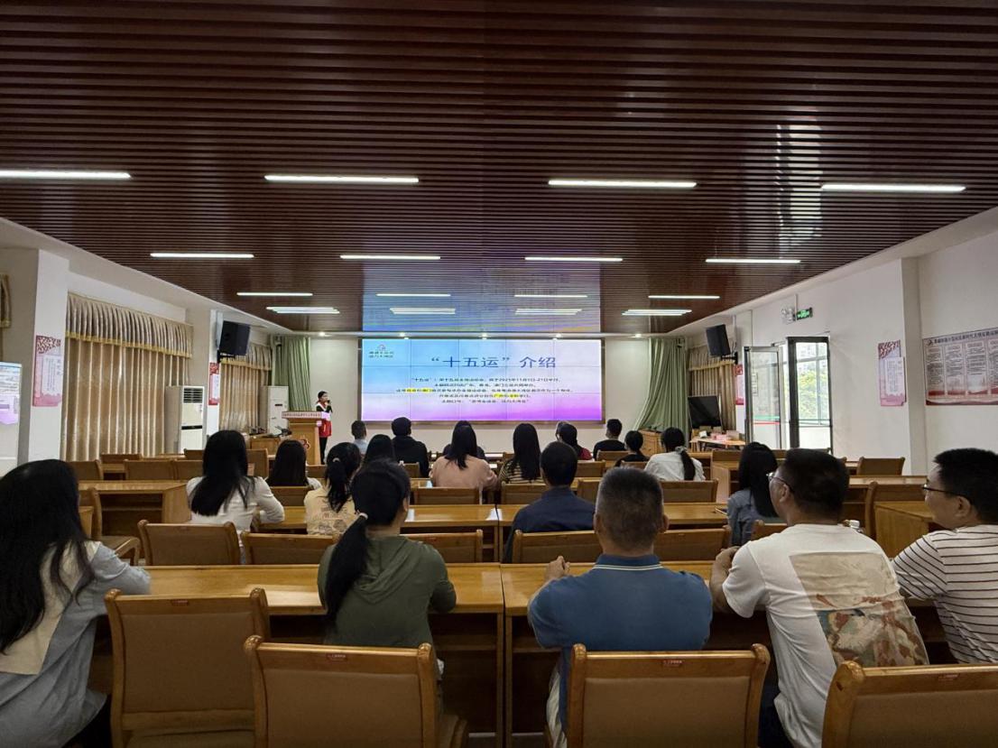 恩平市侨都星火志愿者开展第十五届全国运动会知识科普宣传活动 