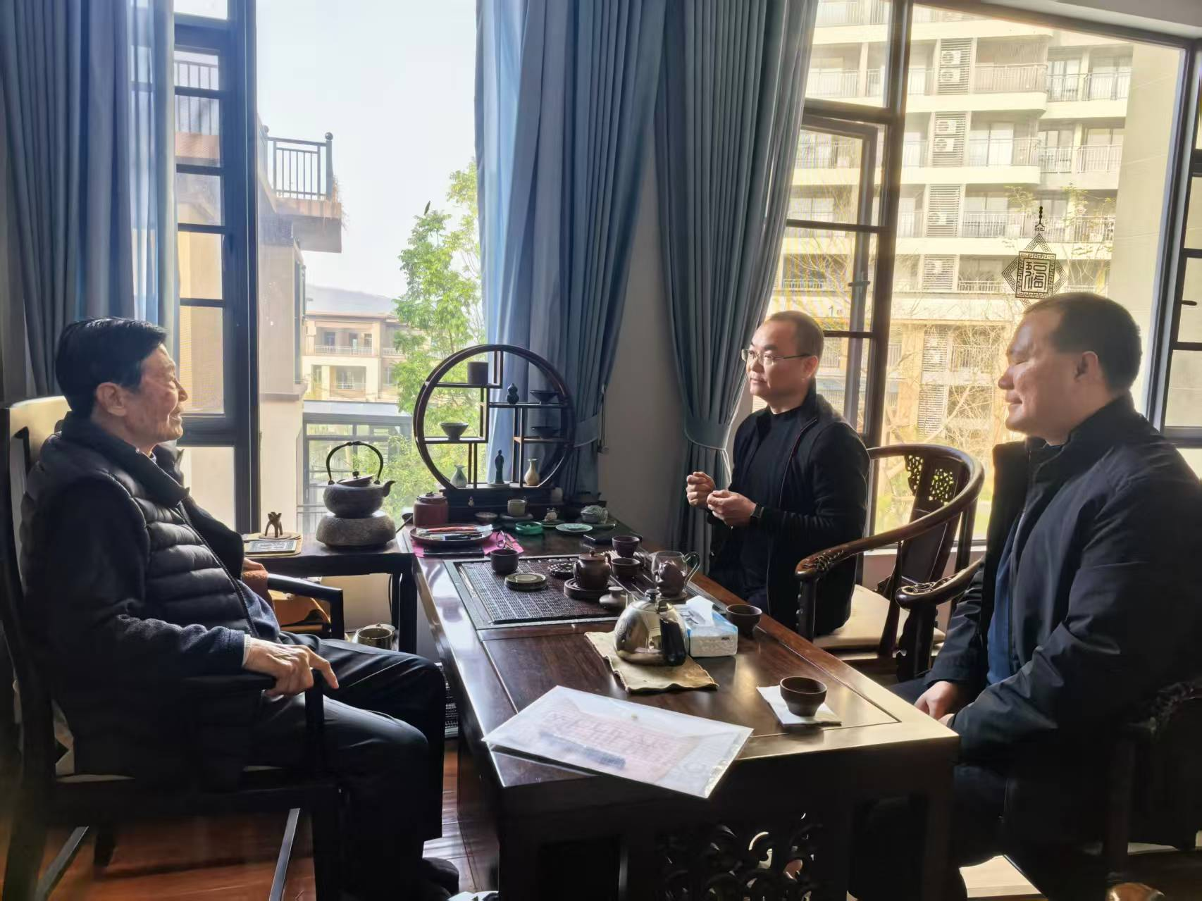 新春送暖 情浓意深--市住建局开展2026年春节前走访慰问活动