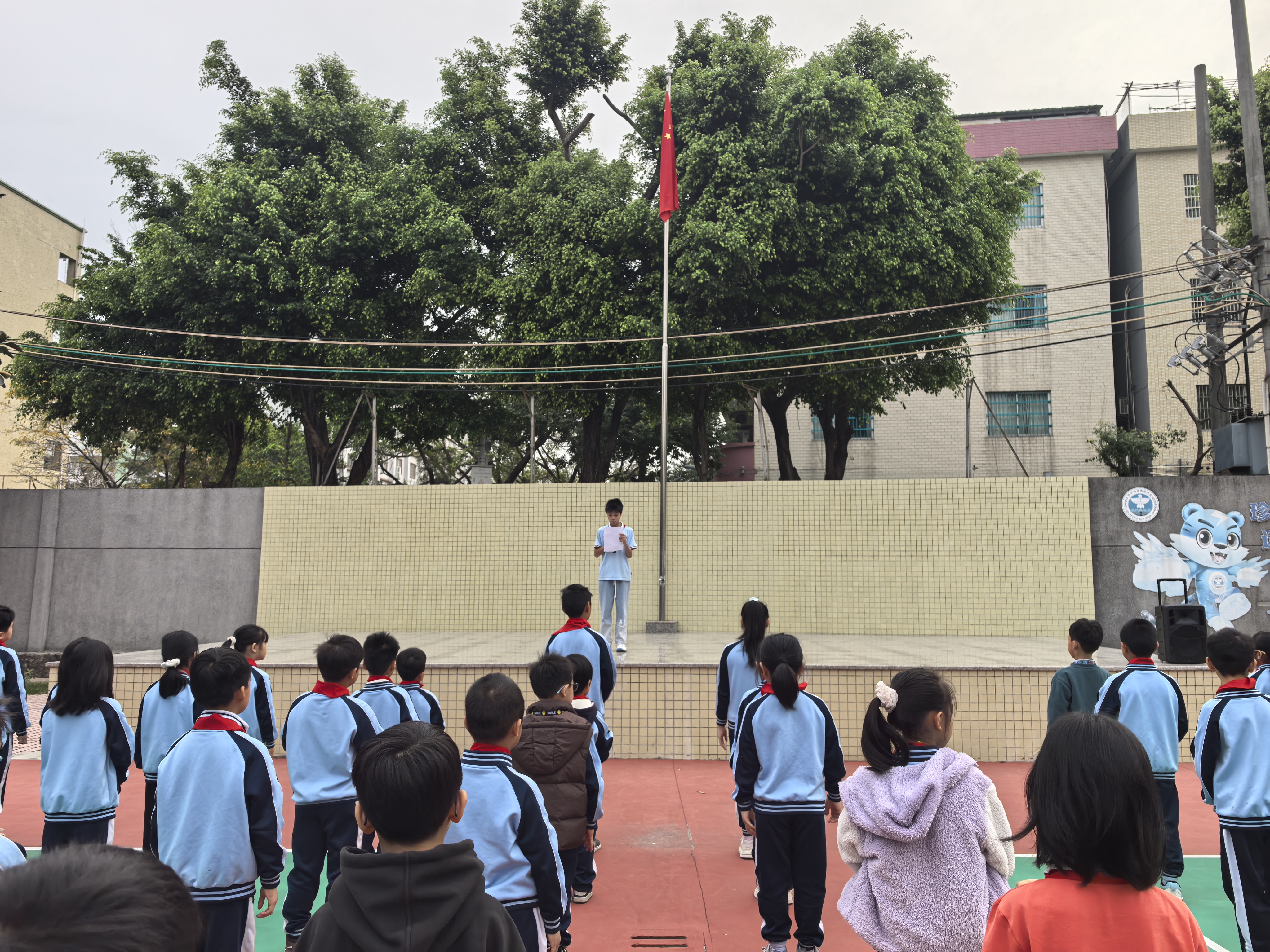 国旗下讲话.jpg