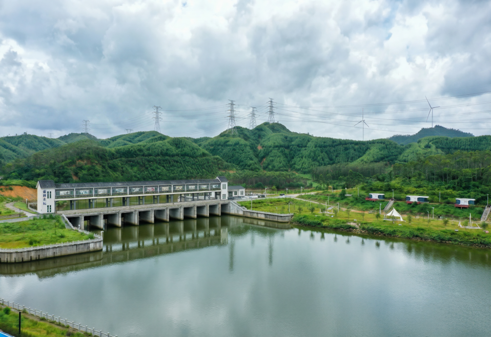 水清岸绿提颜值，精治水边焕新貌——恩平市扎实推进“水边”环境综合整治工作