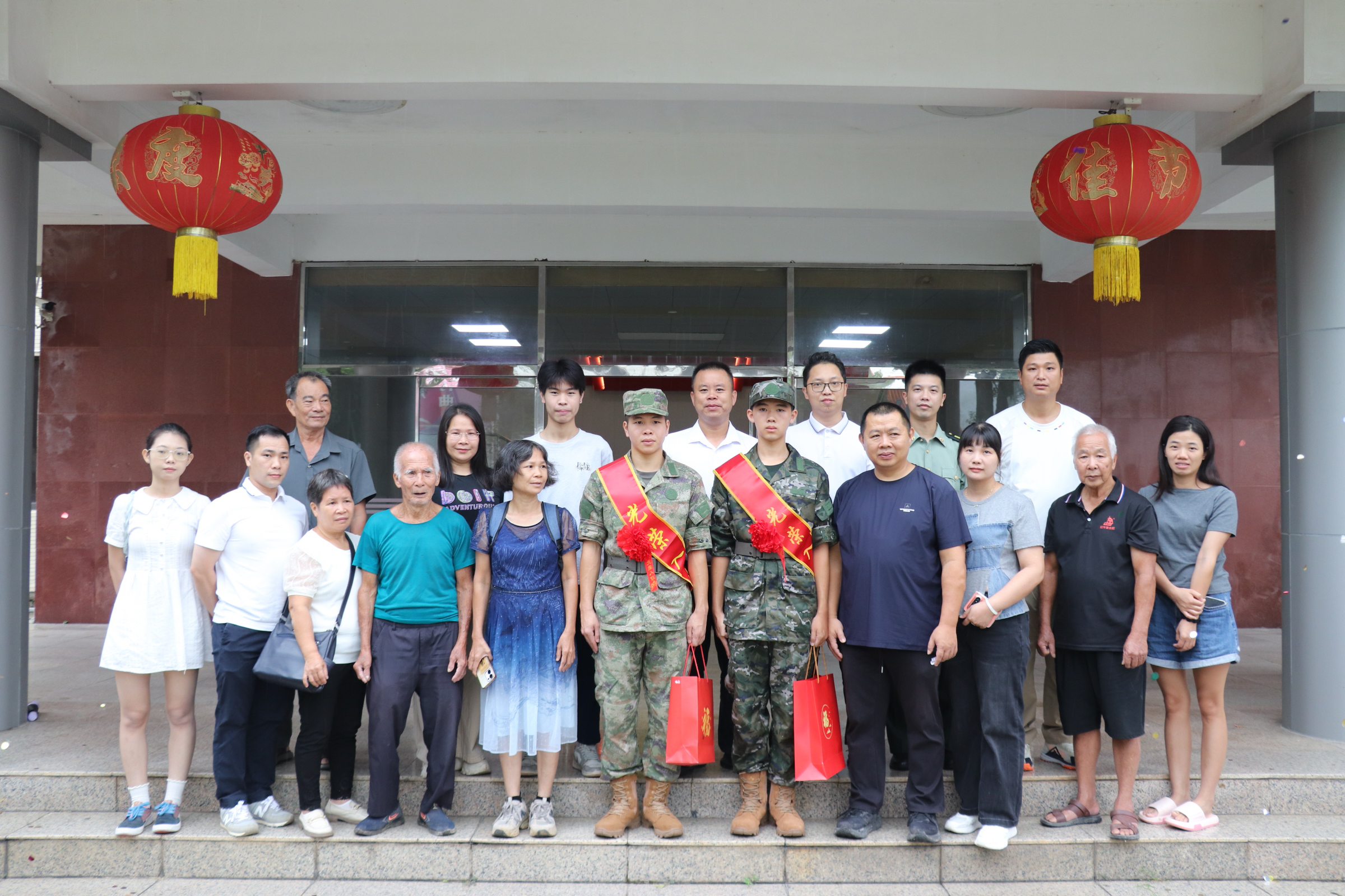 送兵赴军营，报国展芳华！东成镇两名优秀青年光荣应征入伍2.png