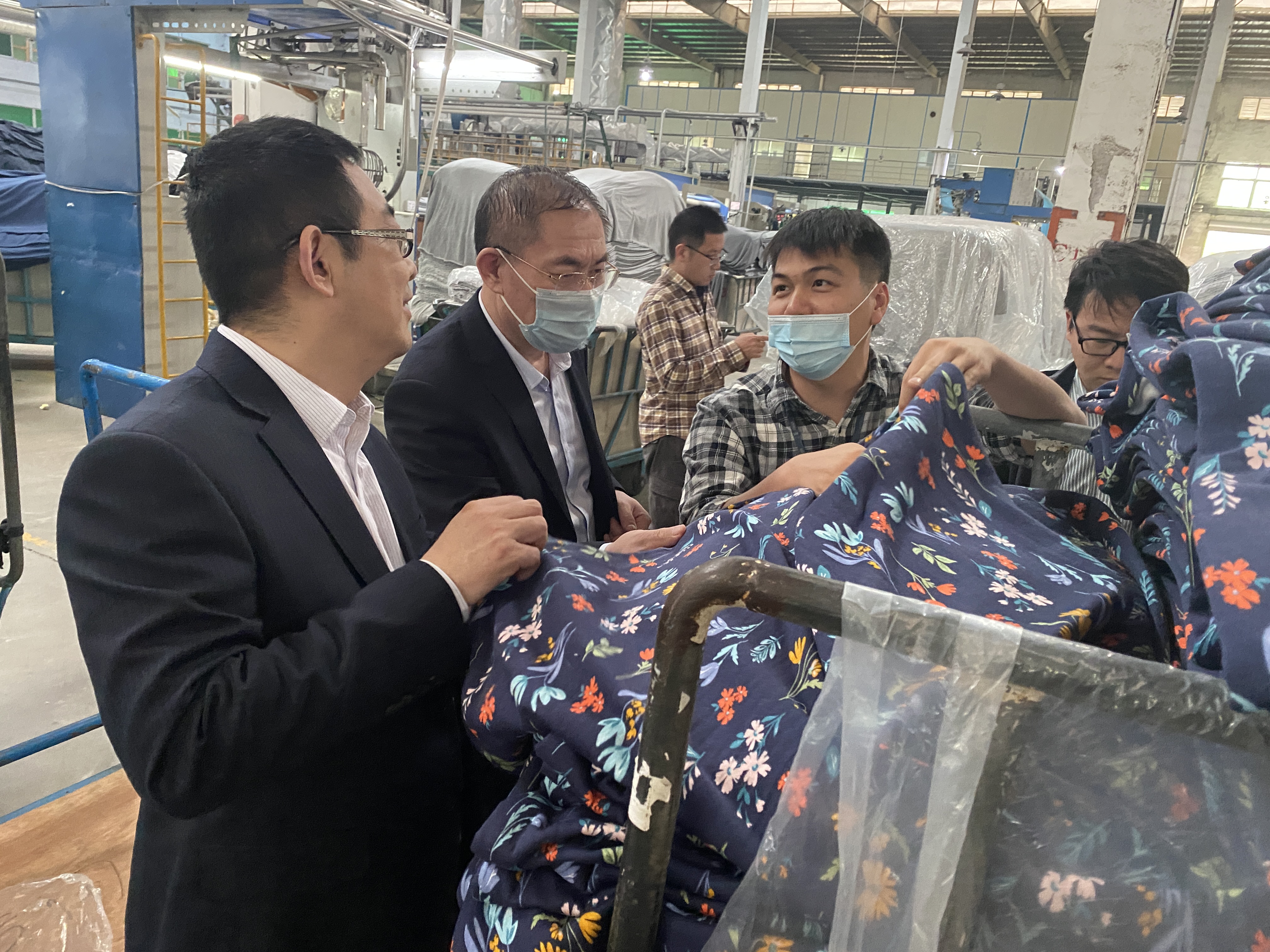 在恩平市锦兴纺织有限公司实地调研.jpg