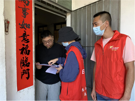 简报2022-56期 沙湖镇：党建领跑，为疫苗接种装配“红色引擎”729.png