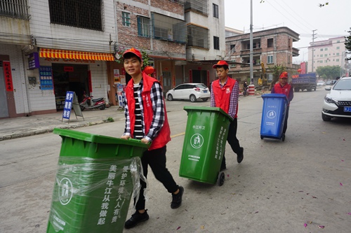 牛江镇:党员义工齐出动 深入圩镇洗邋遢
