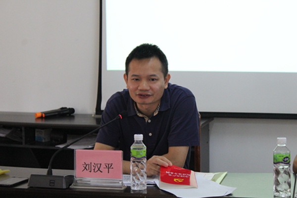 副本3、恩城街道办事处副主任刘汉平讲述《中国共产党纪律处分条例》的重要意义.jpg