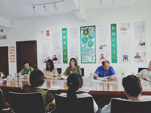 副本7镇委副书记、镇长吴柳娟到歇马村委会传达学习贯彻习近平总书记视察广东重要讲话精神.jpg 副本7镇委副书记、镇长吴柳娟到歇马村委会传达学习贯彻习近平总书记视察广东重要讲话精神.jpg