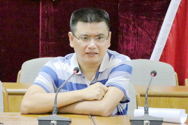 副本2镇委副书记吴健勋主持会议.jpg 副本2镇委副书记吴健勋主持会议.jpg