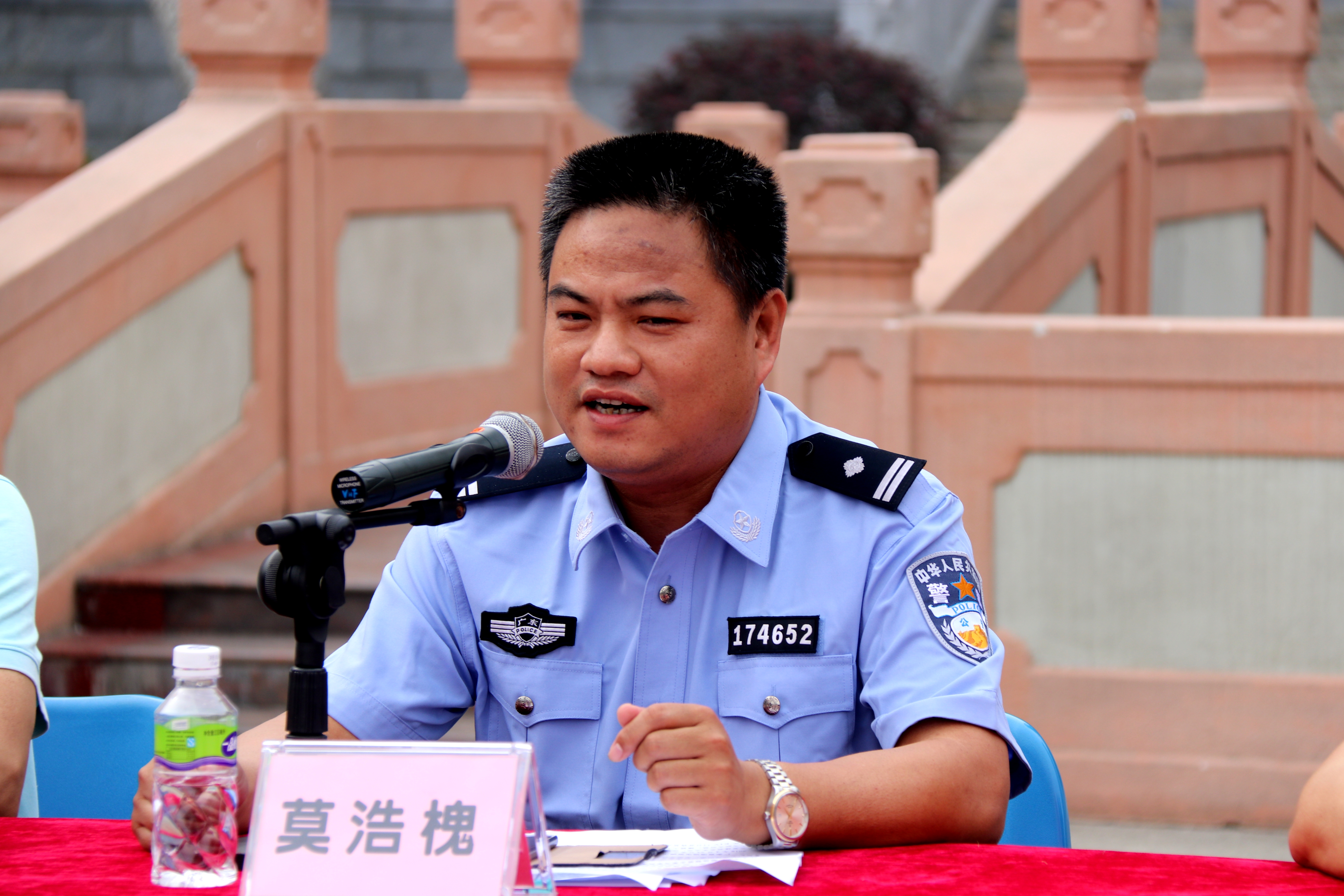 避震、消防应急疏散救援演练活动在恩平一中举