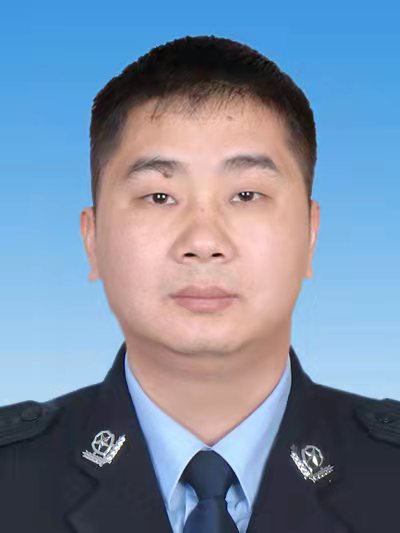 岑江凡.jpg
