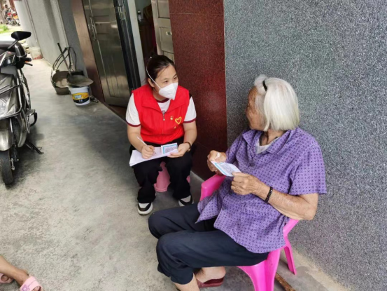 简报2022-99期 沙湖镇：网格员变身“战斗员”，坚守疫情防控最前线1725.png