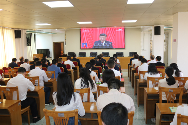 1.恩平市卫生健康局党员干部职工收听收看党的二十大开幕会_副本.jpg